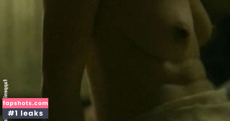 Julia Richter gallery photo #3