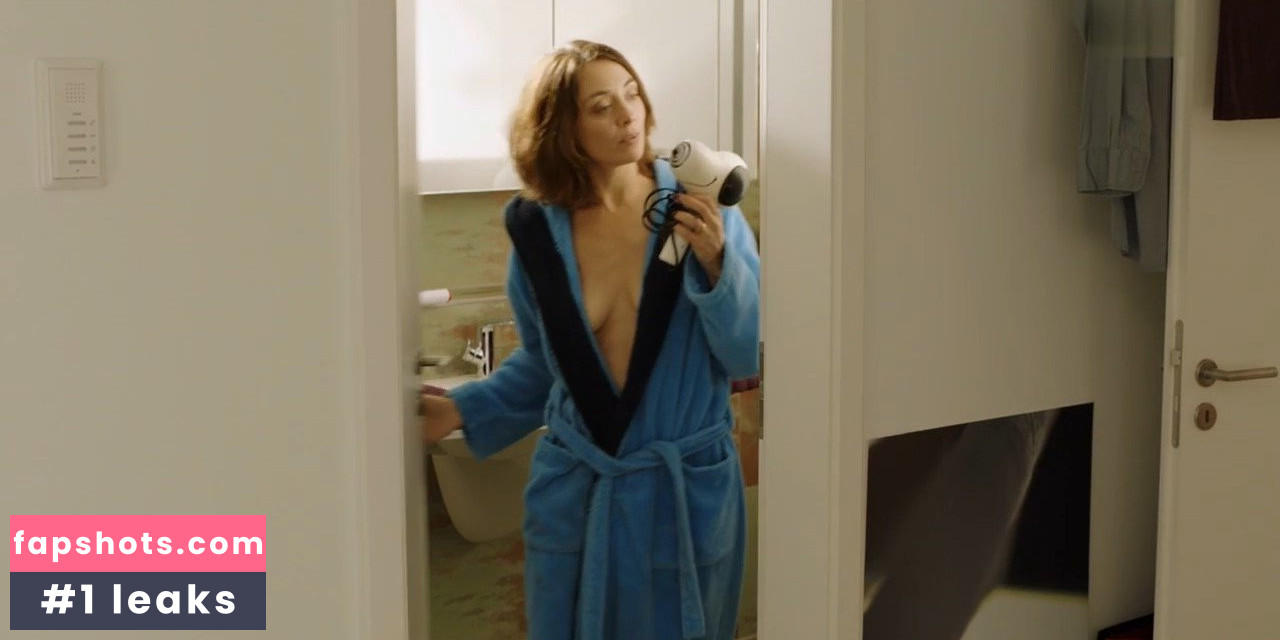 Julia Richter gallery photo #25