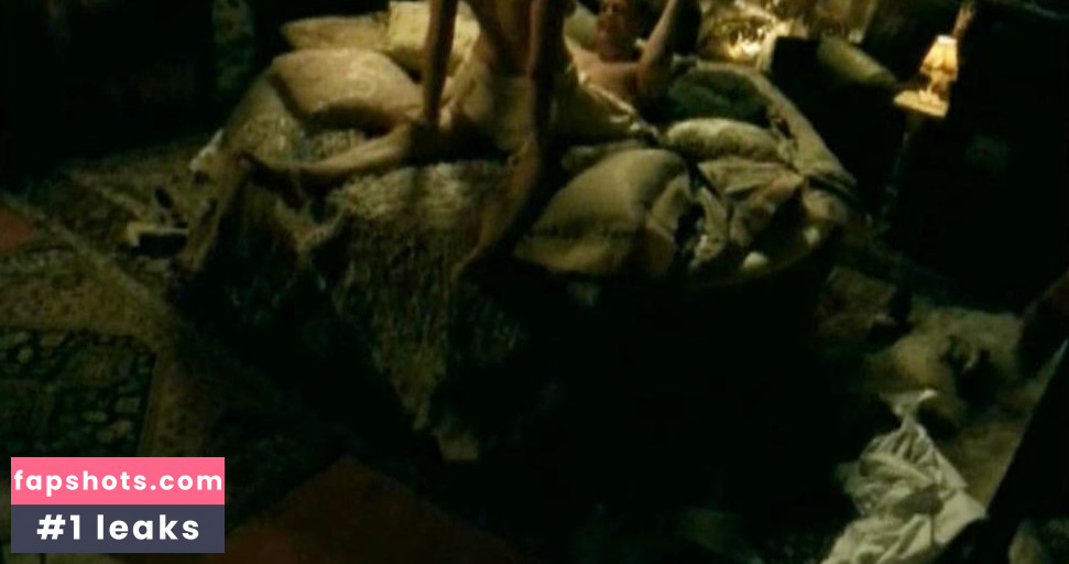 Julia Richter gallery photo #4