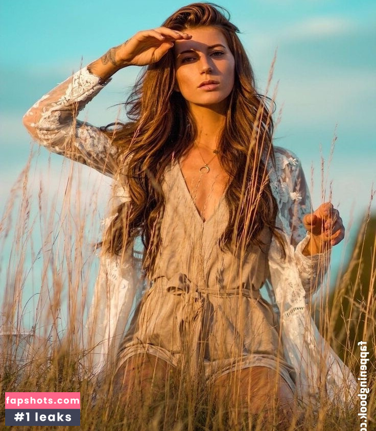 Julia Schäfer Nude Leaks OnlyFans Photos #17 - LeakJerk