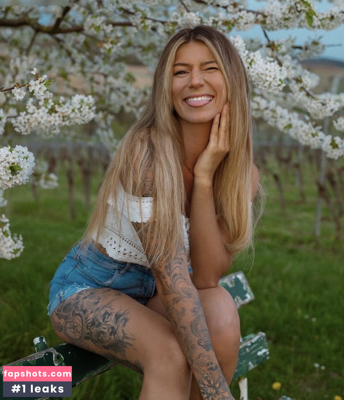 Julia Schäfer Nude Leaks OnlyFans Photos #3 - LeakJerk