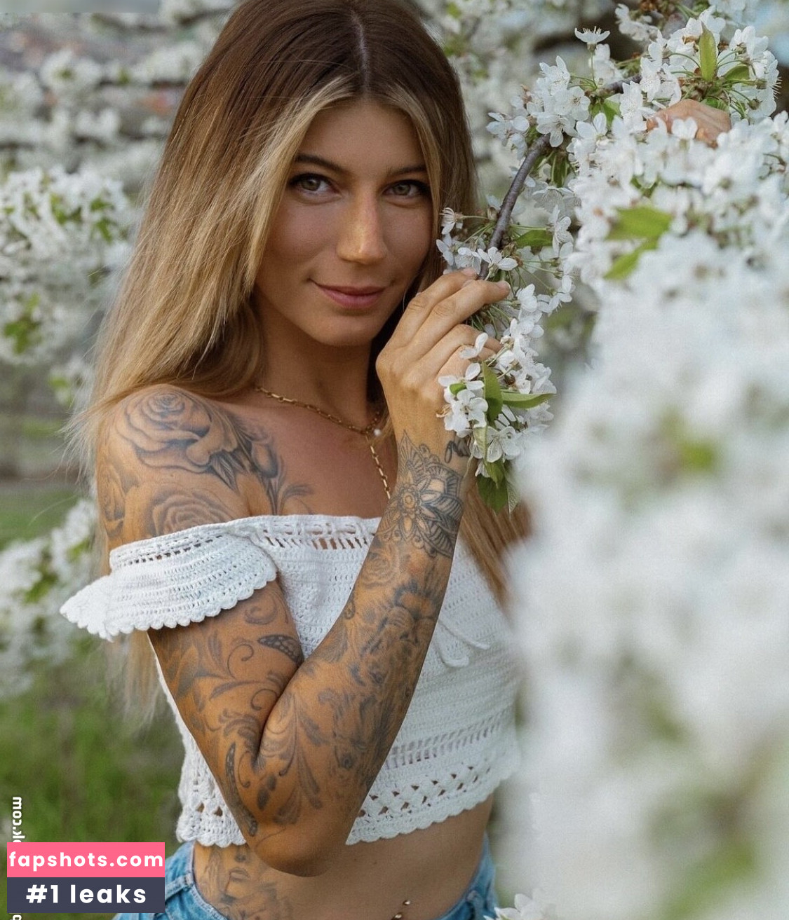 Julia Schäfer Nude Leaks OnlyFans Photos #4 - LeakJerk