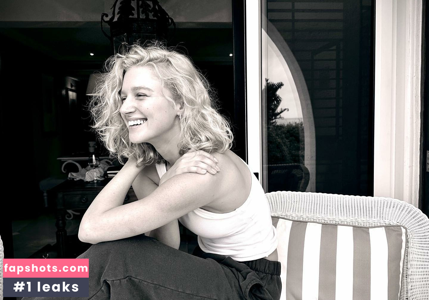 Julia Schlaepfer gallery photo #11