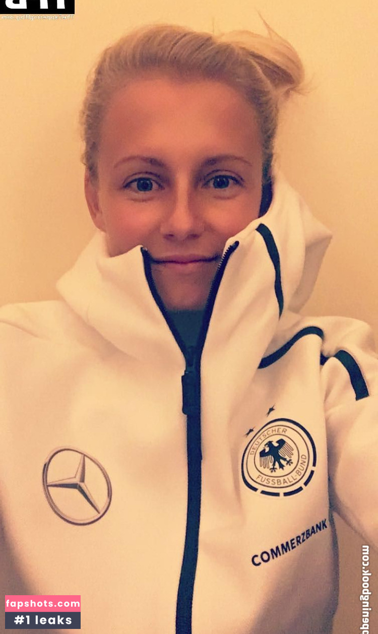 Julia Simic Nude Leaks OnlyFans Photos #11 - LeakJerk