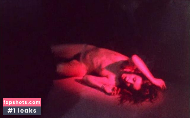 Julia Simmons gallery photo #5