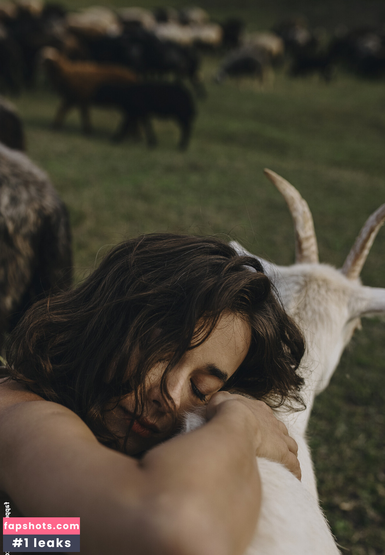 Julia Slip gallery photo #57