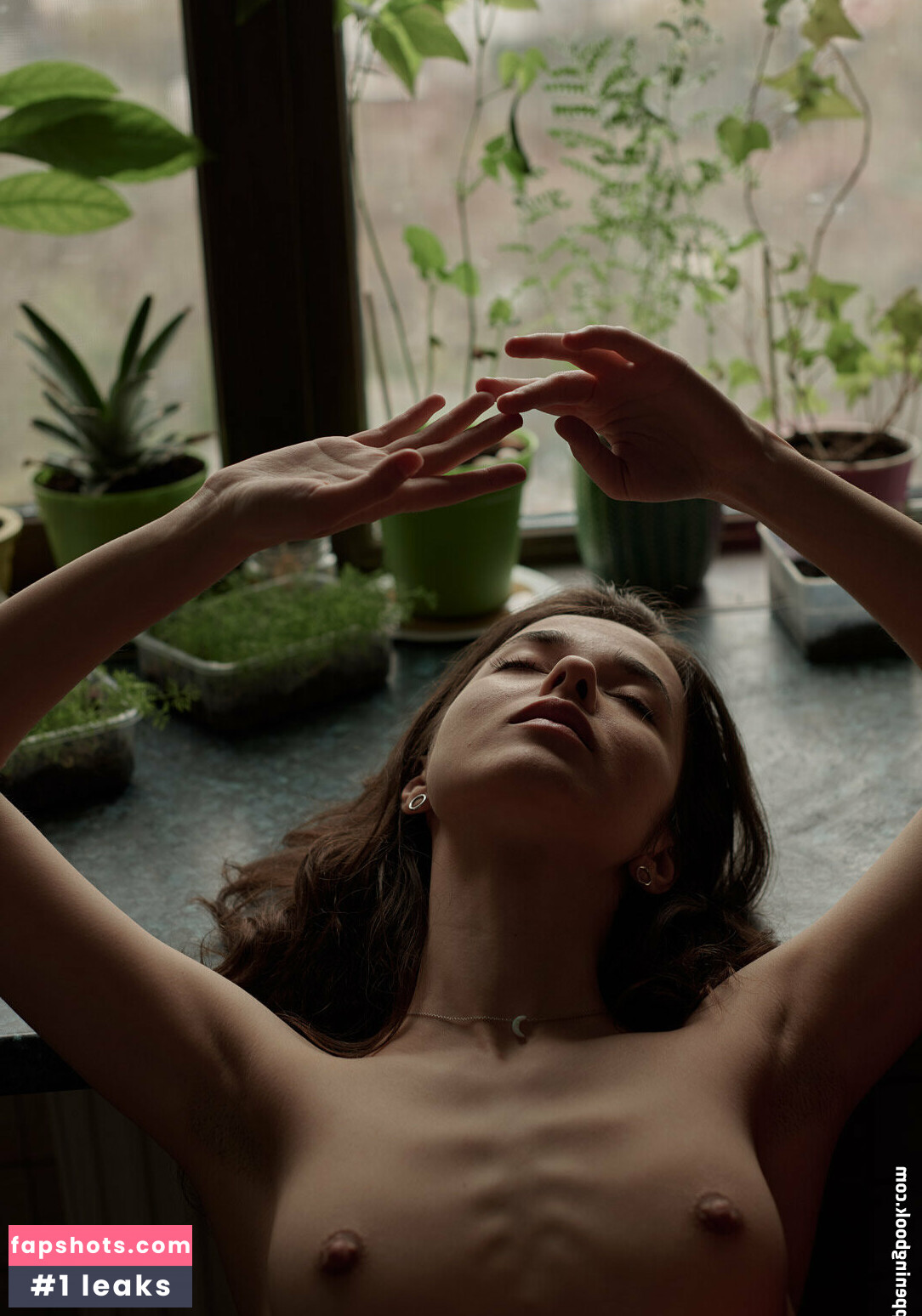 Julia Slip gallery photo #85