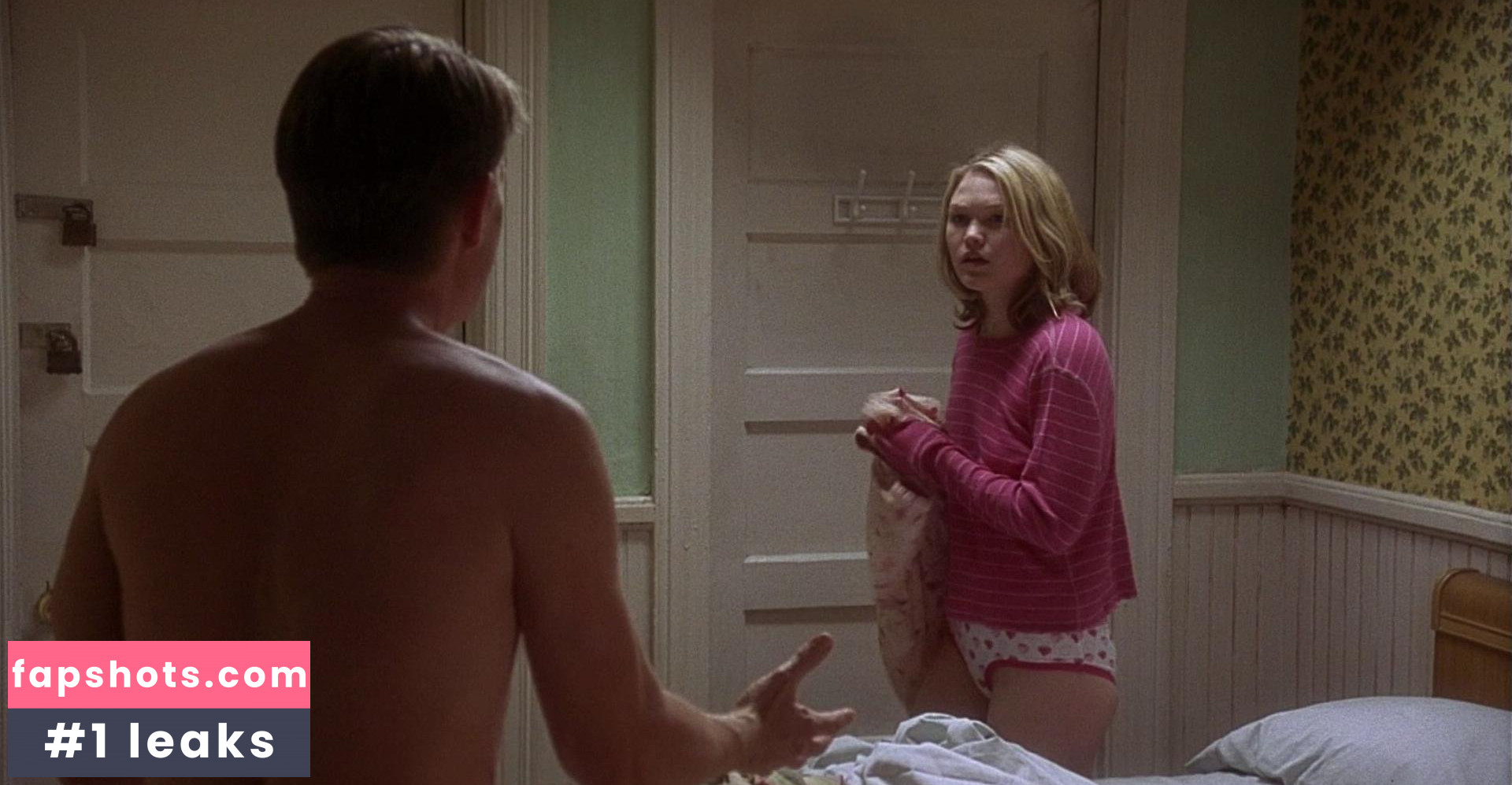 Julia Stiles gallery photo #76