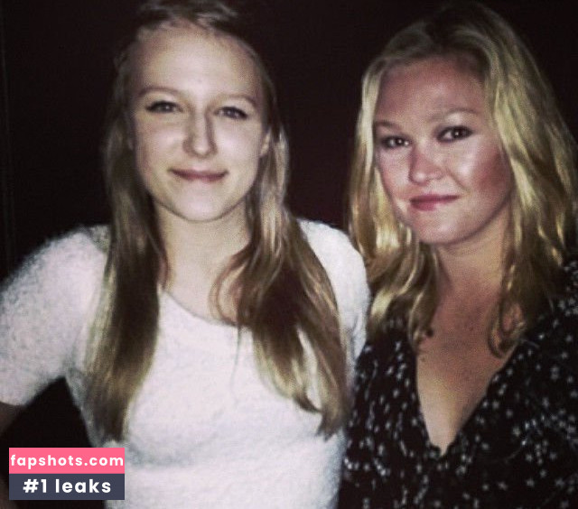 Julia Stiles gallery photo #95