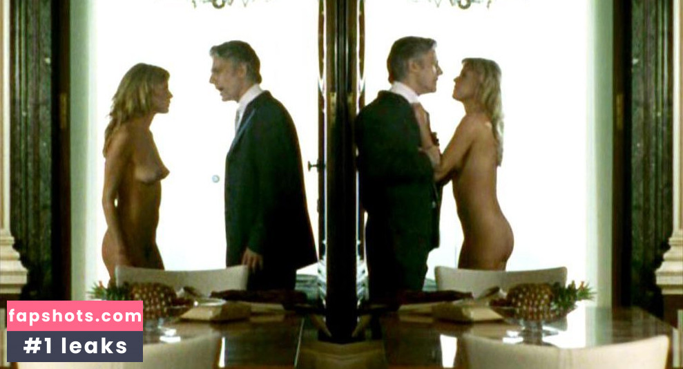 Julia Thurnau gallery photo #19