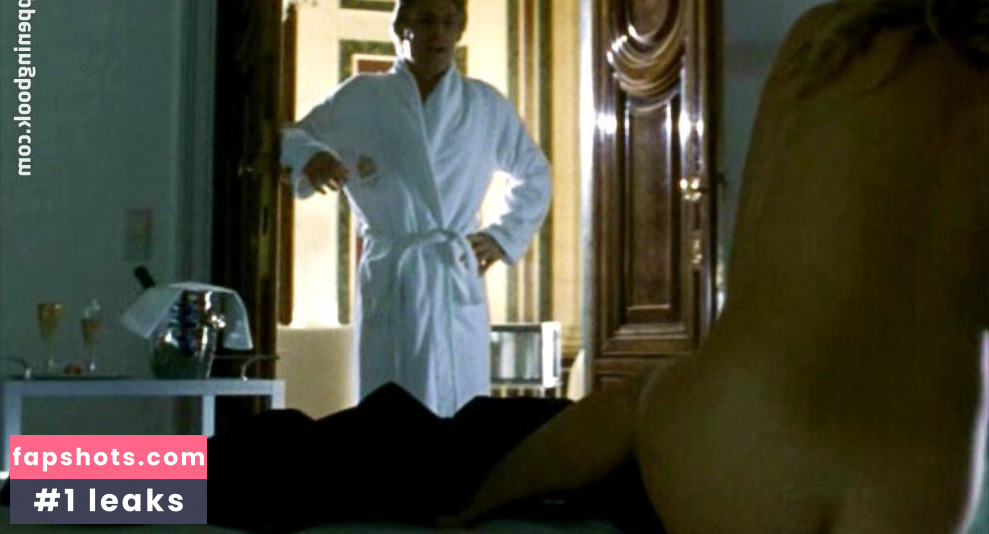 Julia Thurnau gallery photo #29