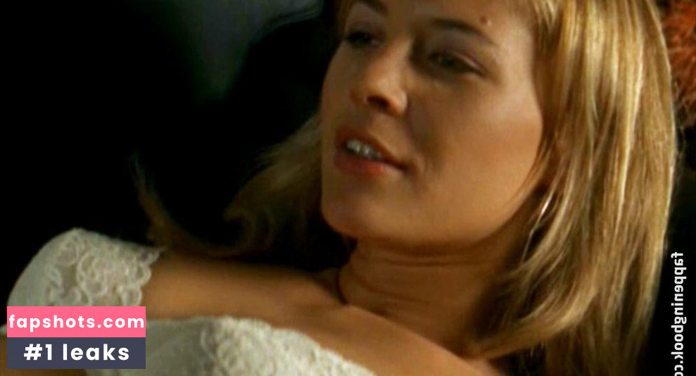 Julia Thurnau gallery photo #32