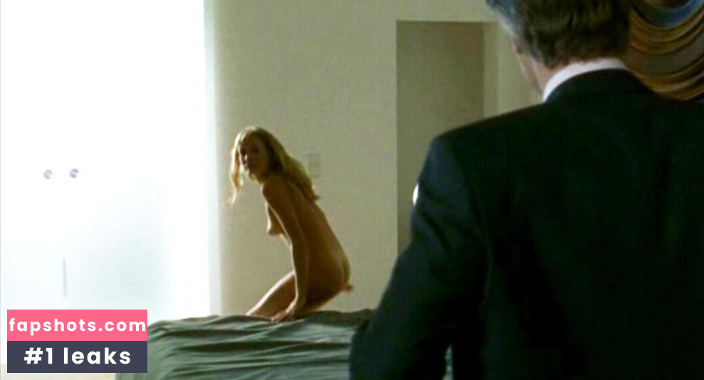 Julia Thurnau gallery photo #38