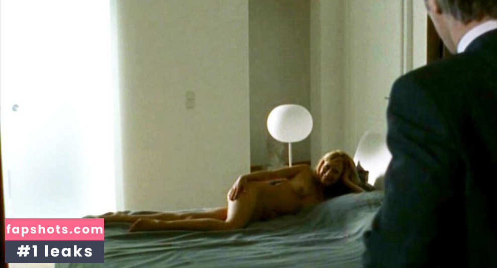 Julia Thurnau gallery photo #42