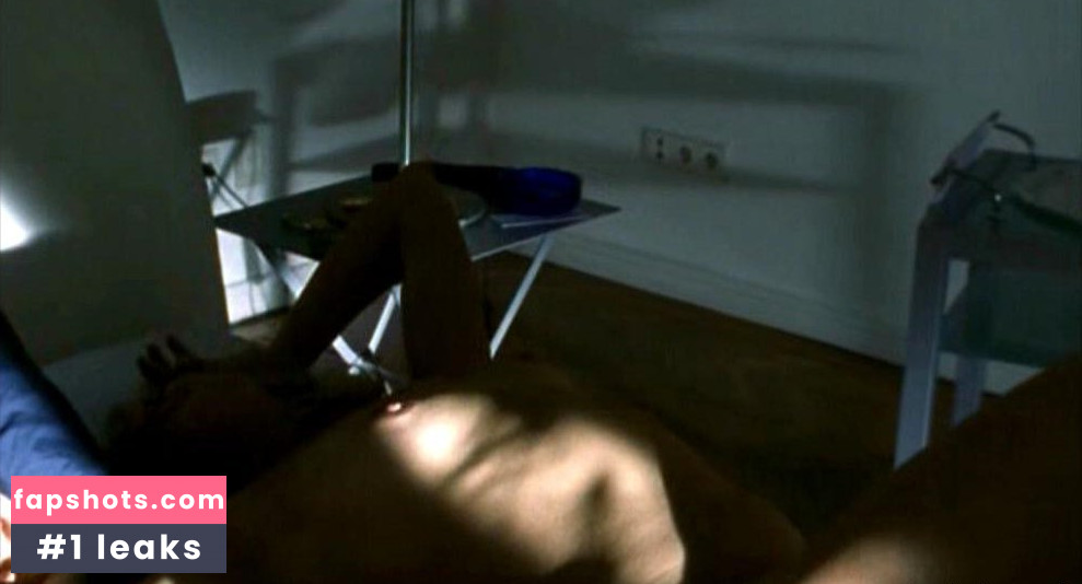 Julia Thurnau gallery photo #43