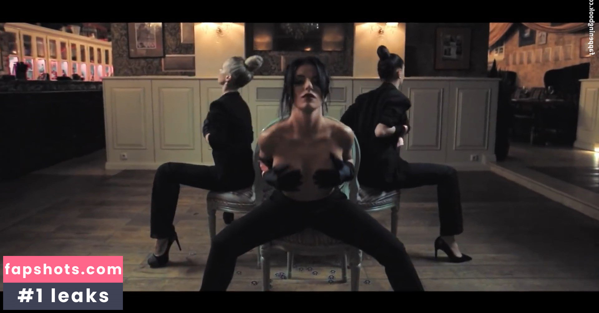 Julia Volkova gallery photo #25