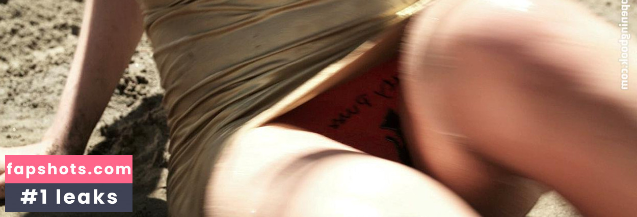 Julia Voth gallery photo #17