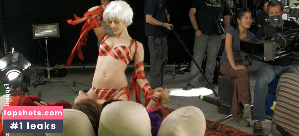 Julia Voth gallery photo #9