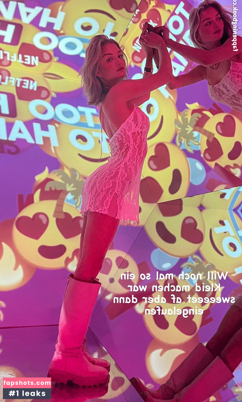 Julia Wulf gallery photo #102