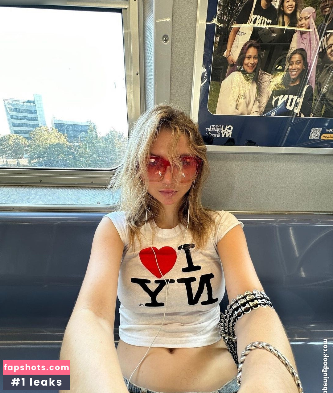 Julia Wulf gallery photo #117