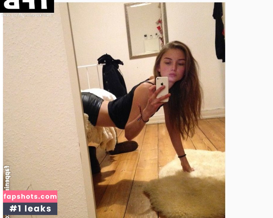 Julia Wulf gallery photo #132