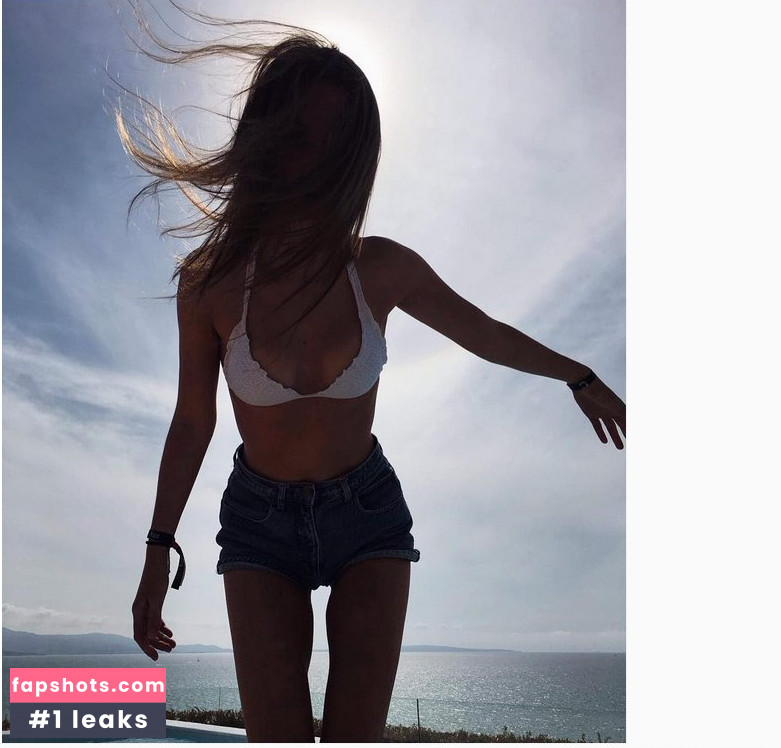 Julia Wulf gallery photo #144