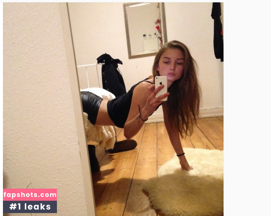 Julia Wulf gallery photo #147