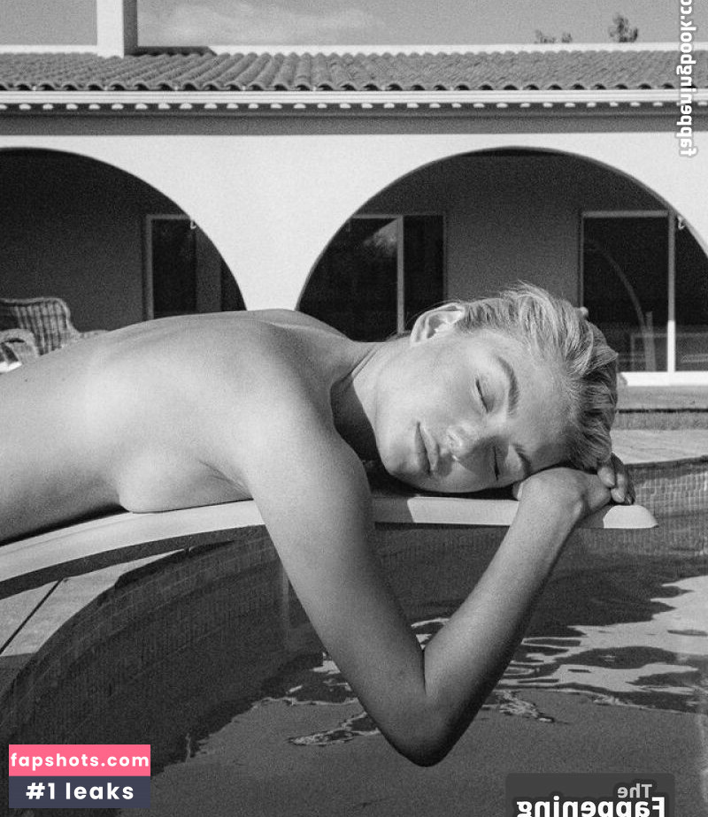 Julia Wulf gallery photo #38