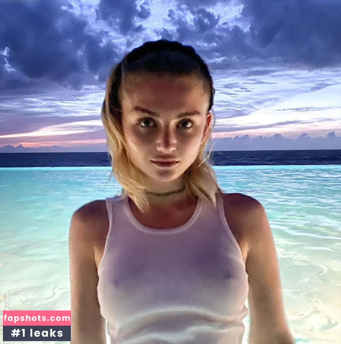 Julia Wulf gallery photo #65