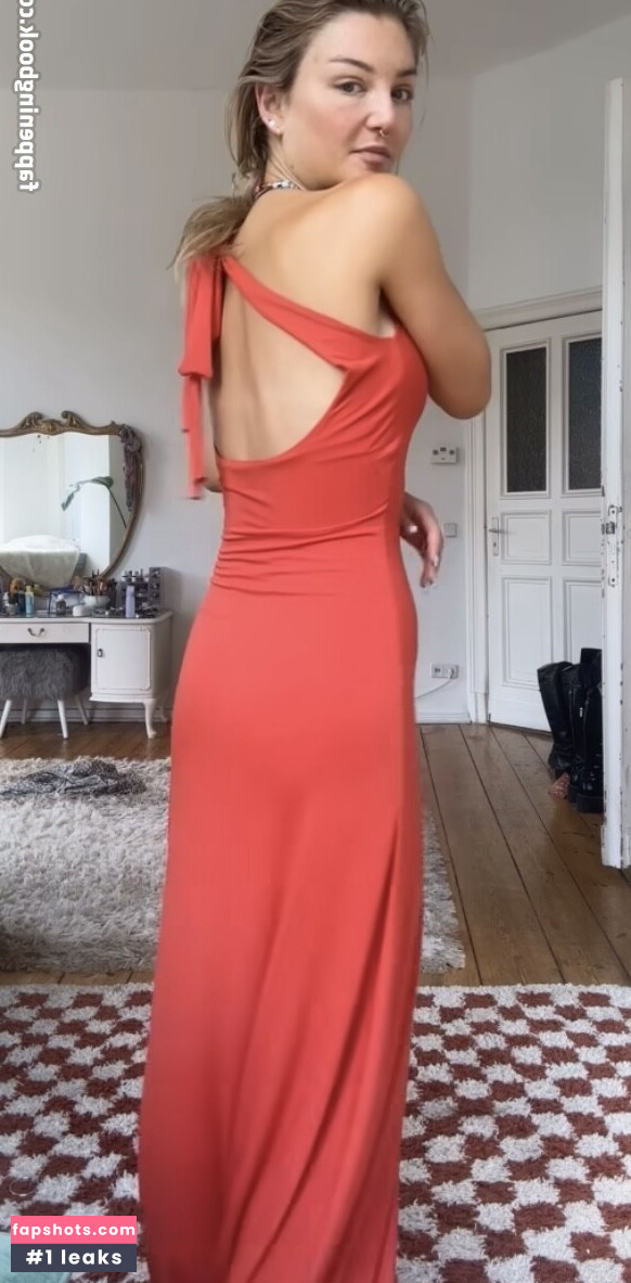 Julia Wulf gallery photo #75