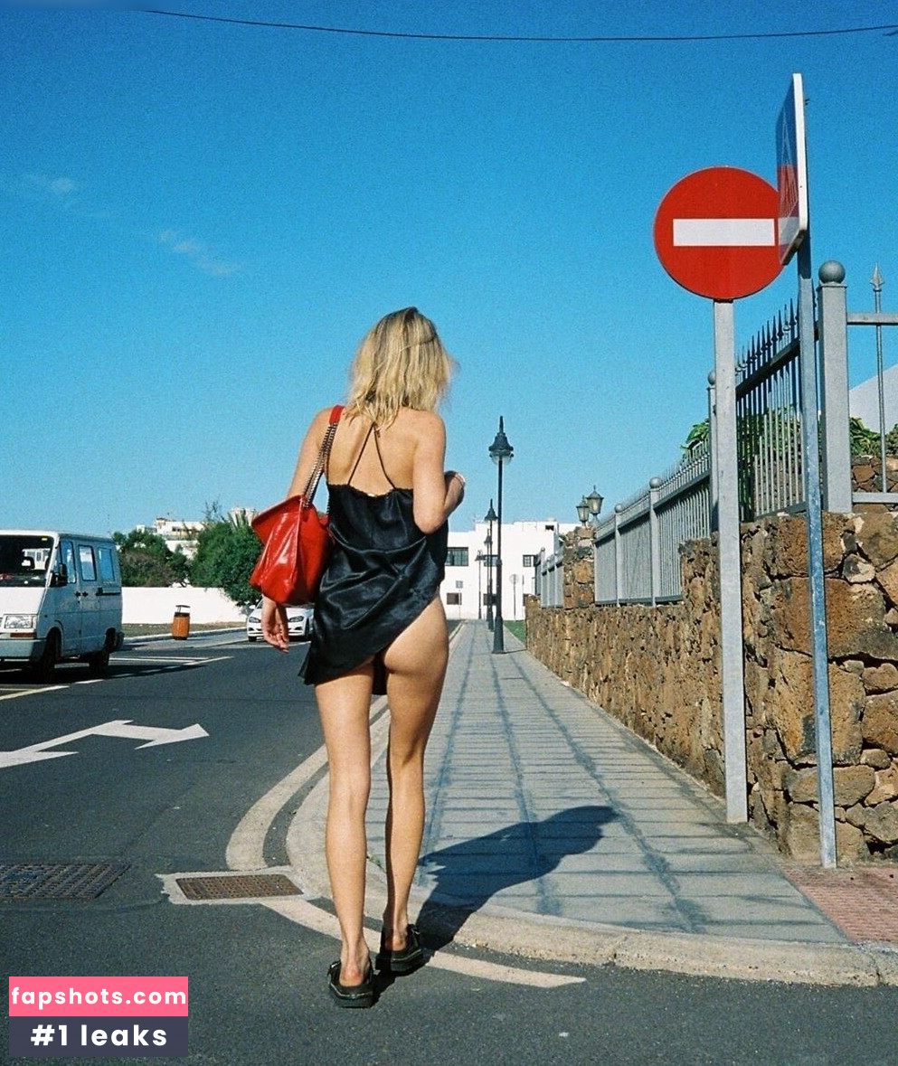 Julia Wulf gallery photo #80