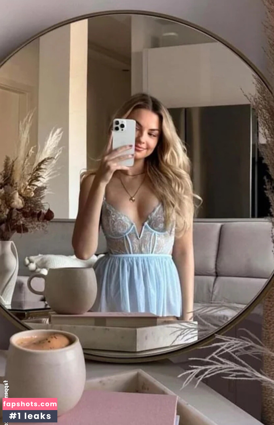 Julia (Xlaeta) gallery photo #11