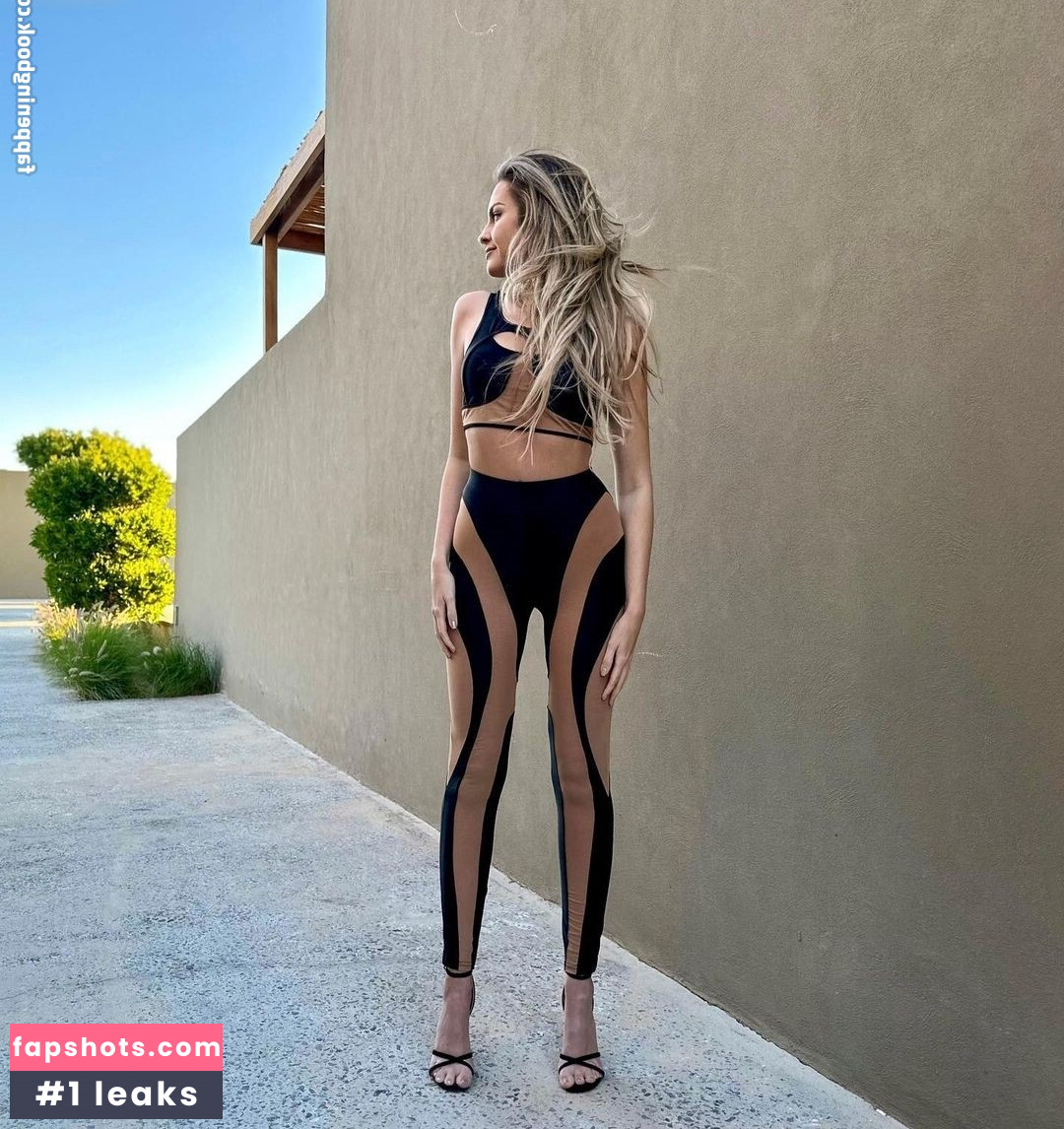 Julia (Xlaeta) gallery photo #35