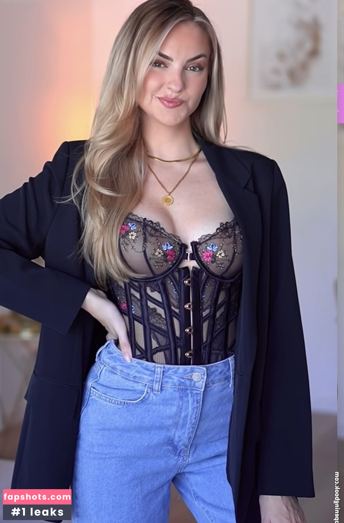 Julia (Xlaeta) gallery photo #6