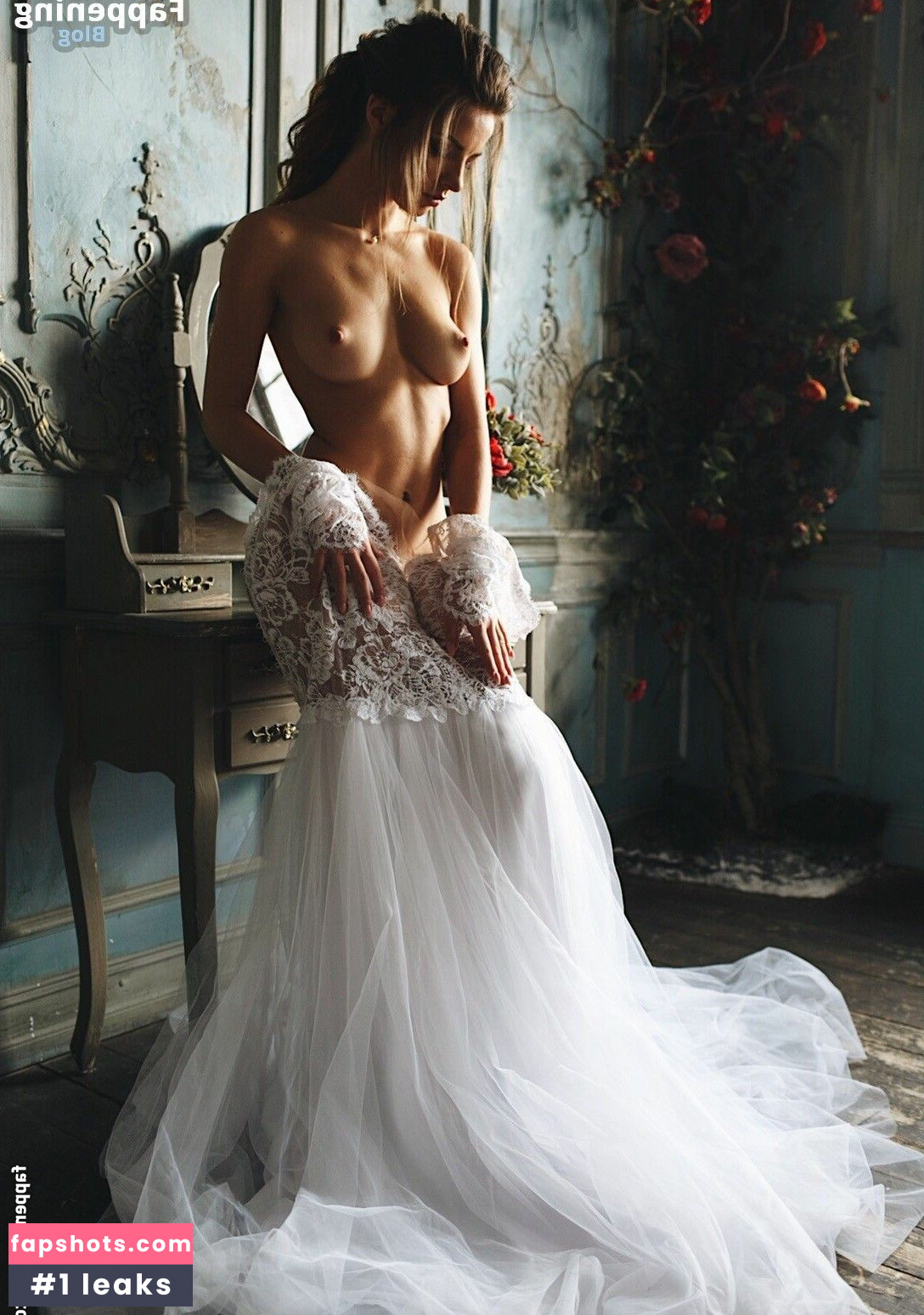 Julia Zu gallery photo #30