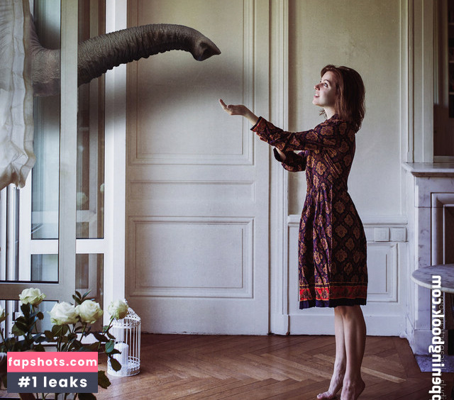 Julia Zu gallery photo #49