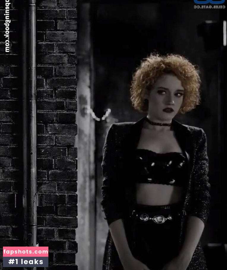 Juliagarner gallery photo #12