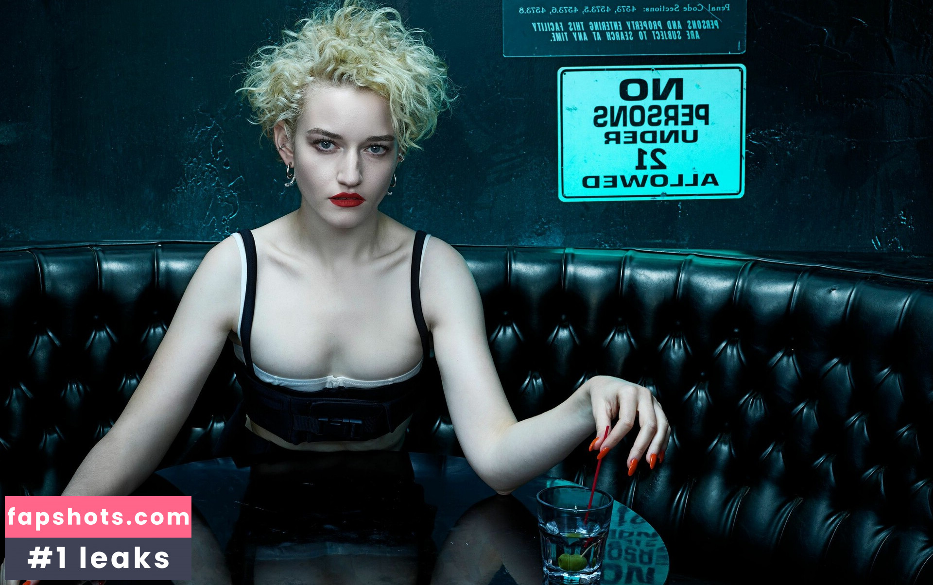 Juliagarner gallery photo #25