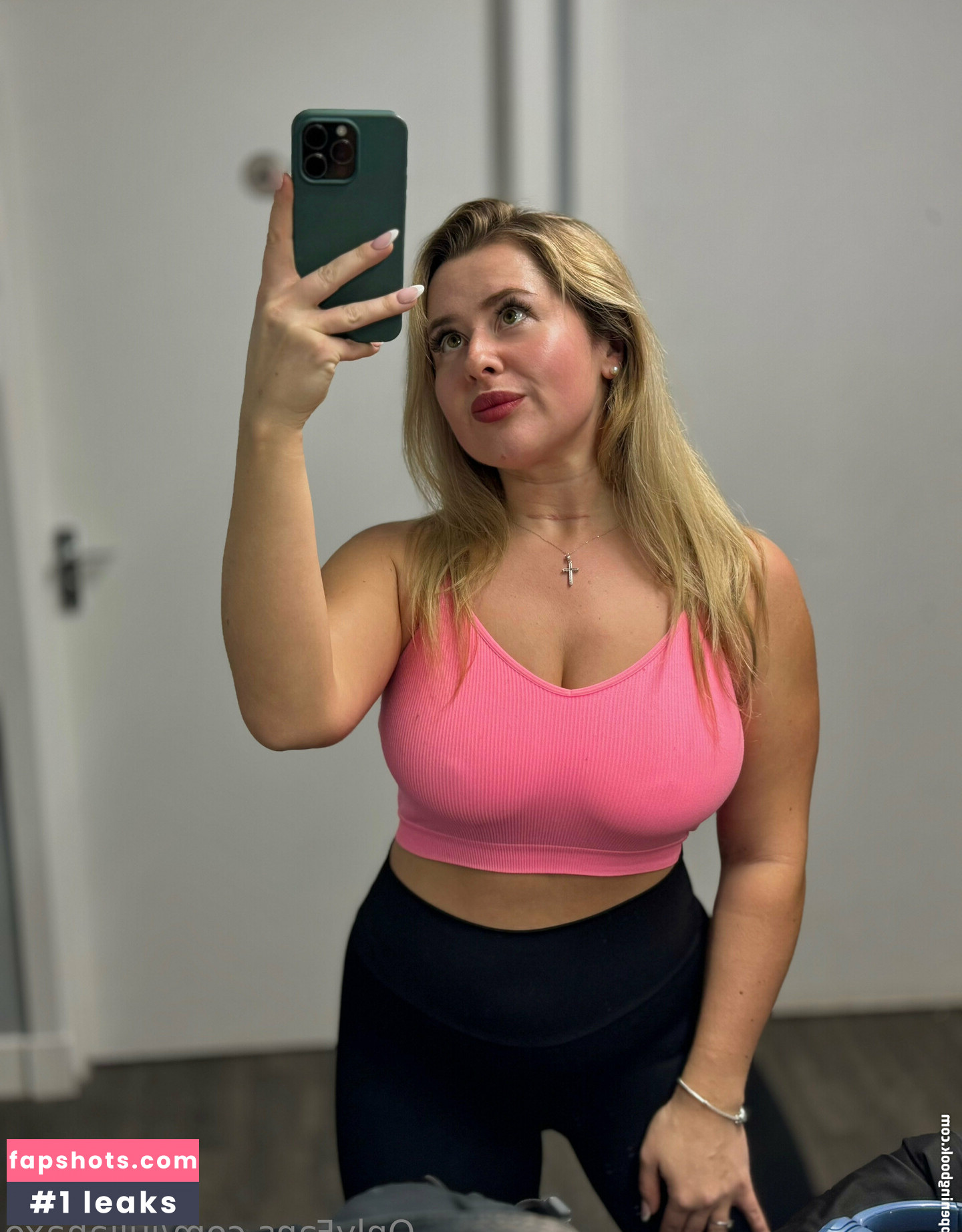 juliahaxo gallery photo #3