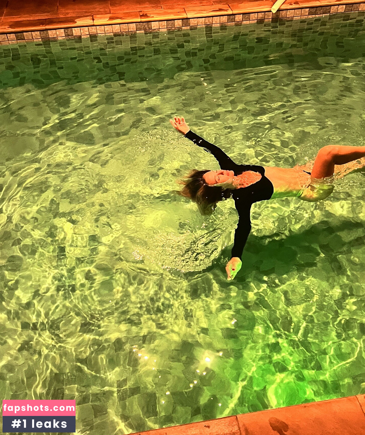 Juliana Didone gallery photo #11