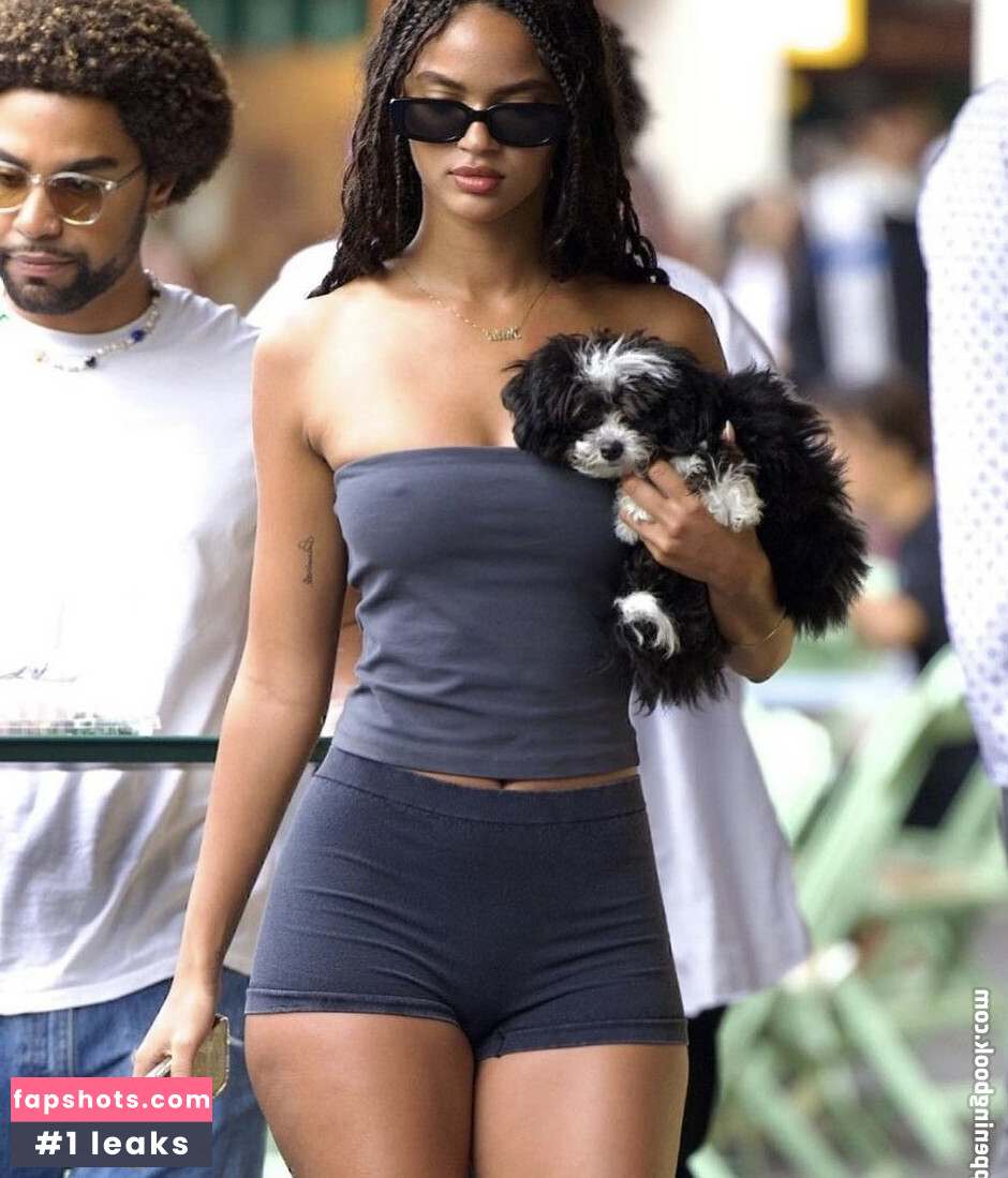 Juliana Nalu gallery photo #130