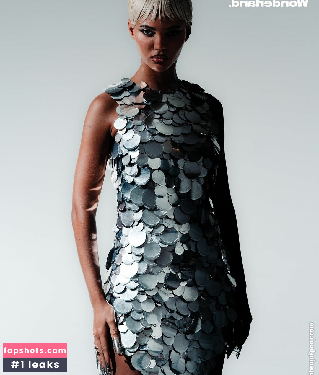 Juliana Nalu gallery photo #45