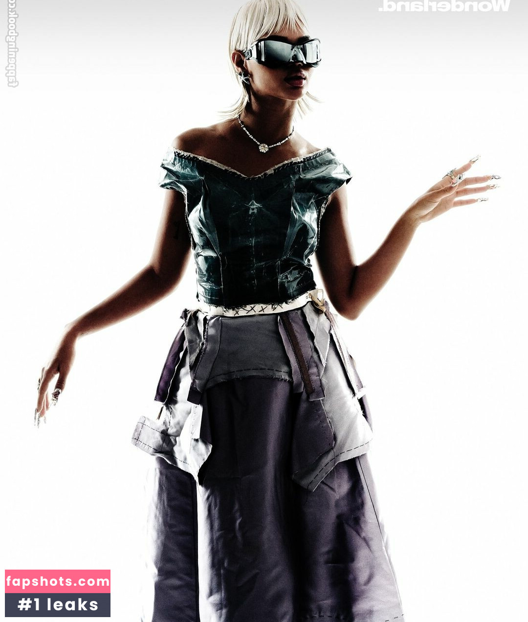 Juliana Nalu gallery photo #46