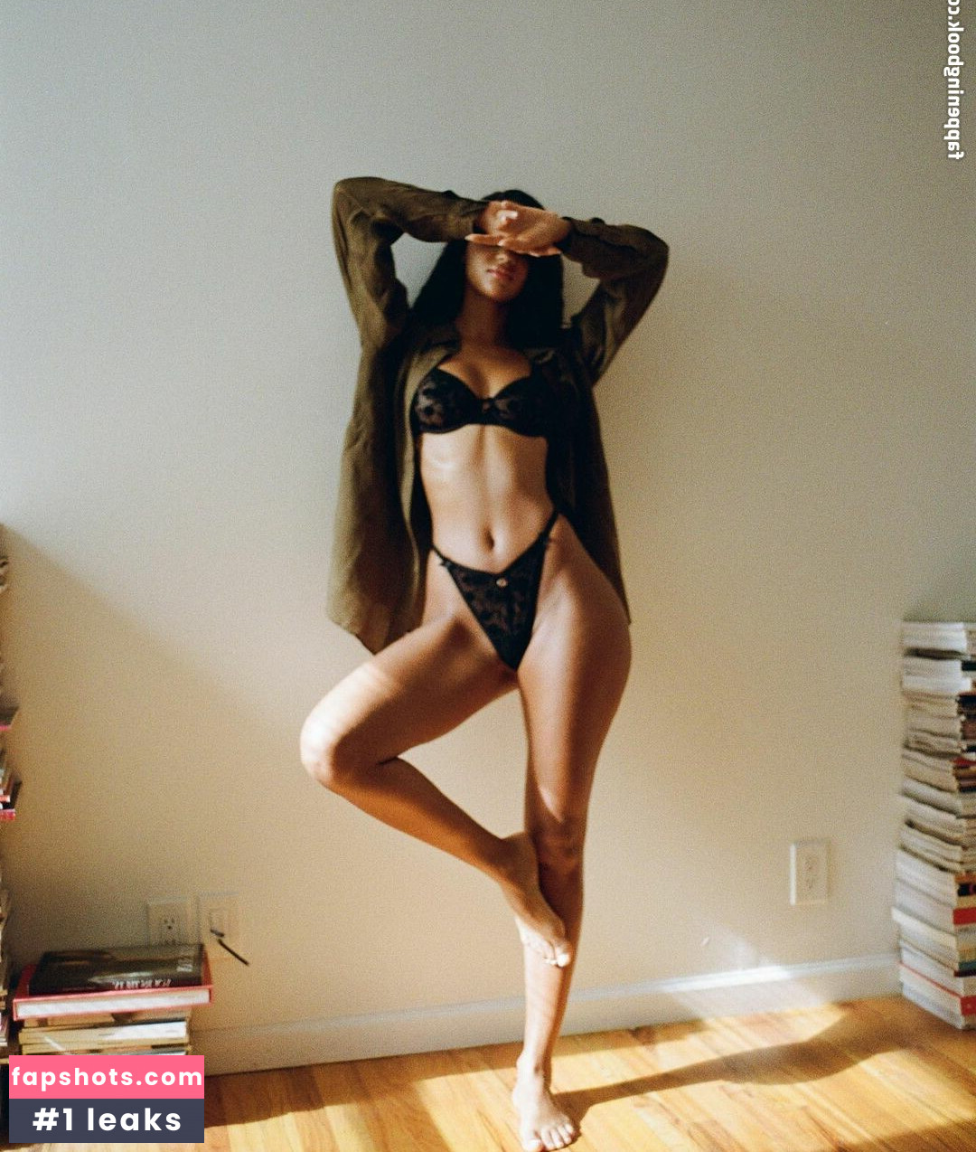 Juliana Nalu gallery photo #73