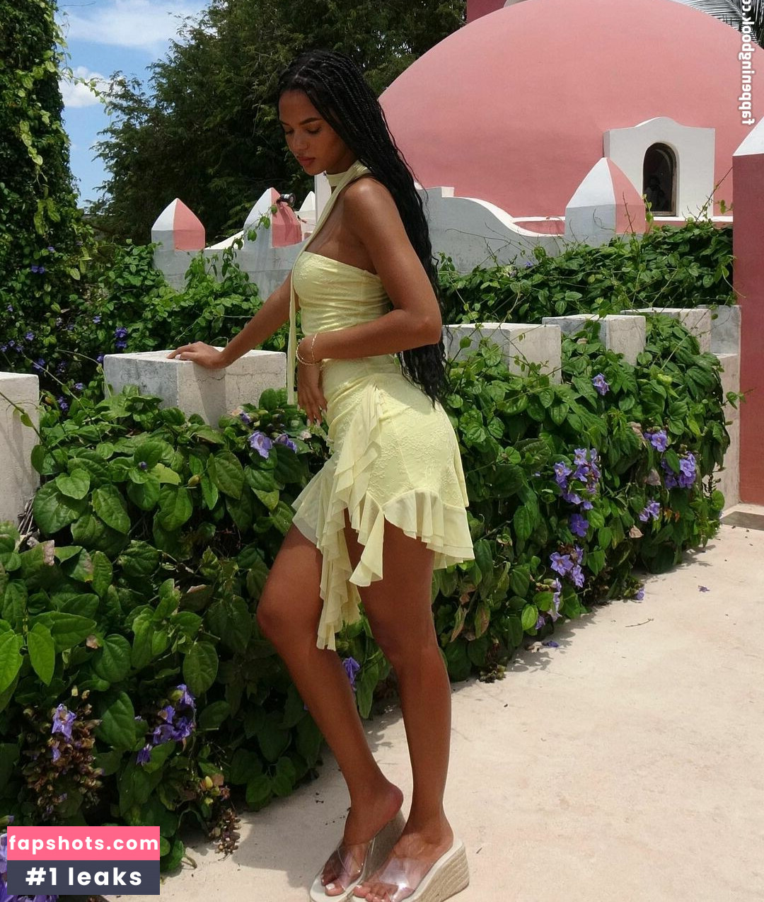 Juliana Nalu gallery photo #83