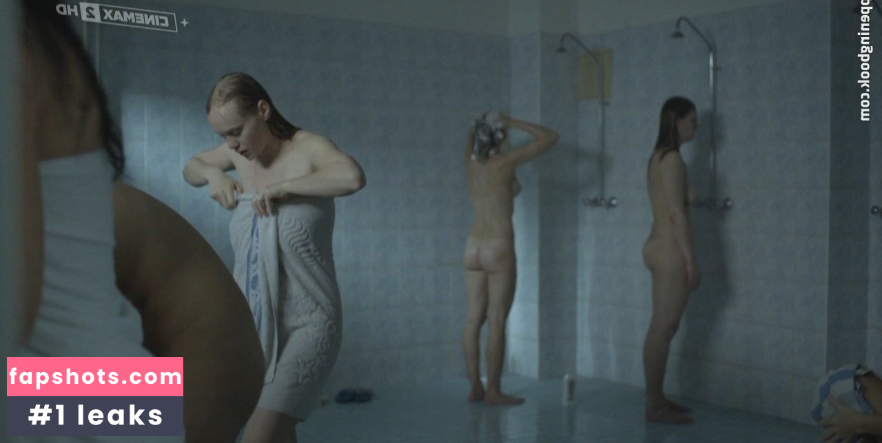 Juliana Olhova gallery photo #2