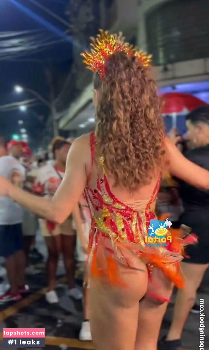 Juliana Paes gallery photo #11