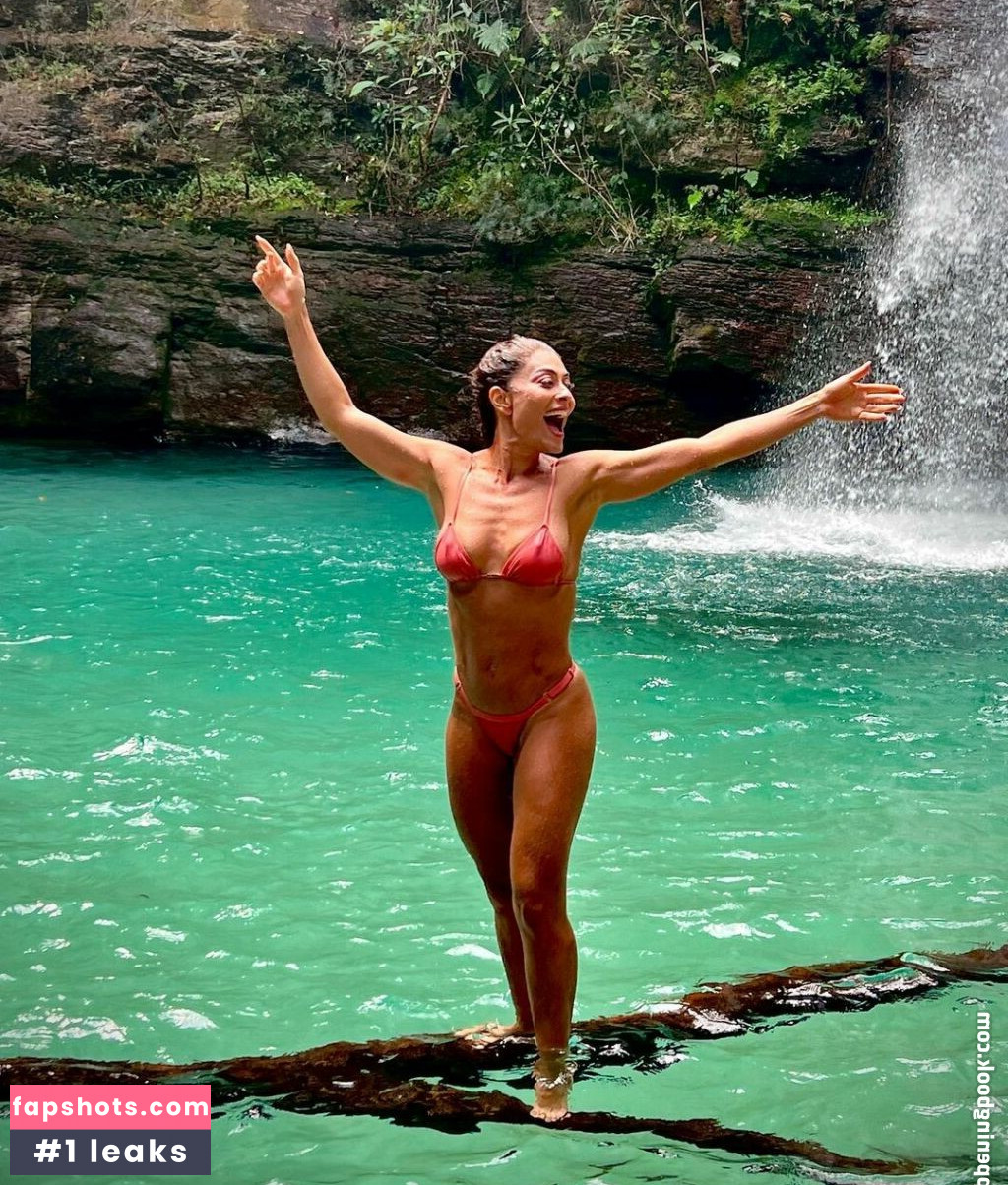 Juliana Paes gallery photo #112