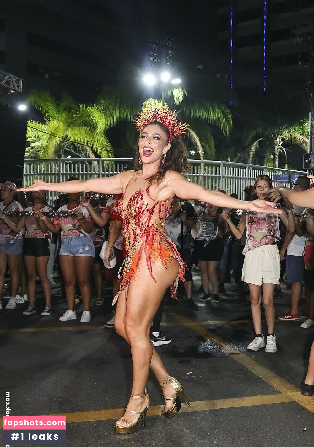 Juliana Paes gallery photo #14