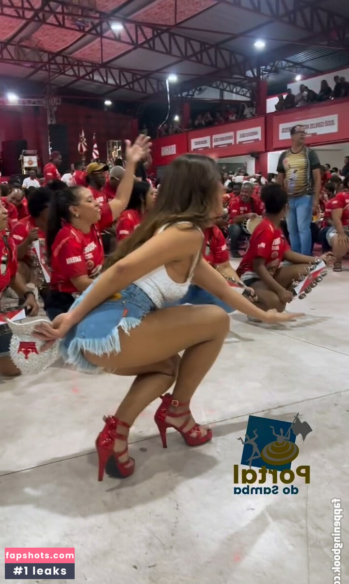 Juliana Paes gallery photo #3